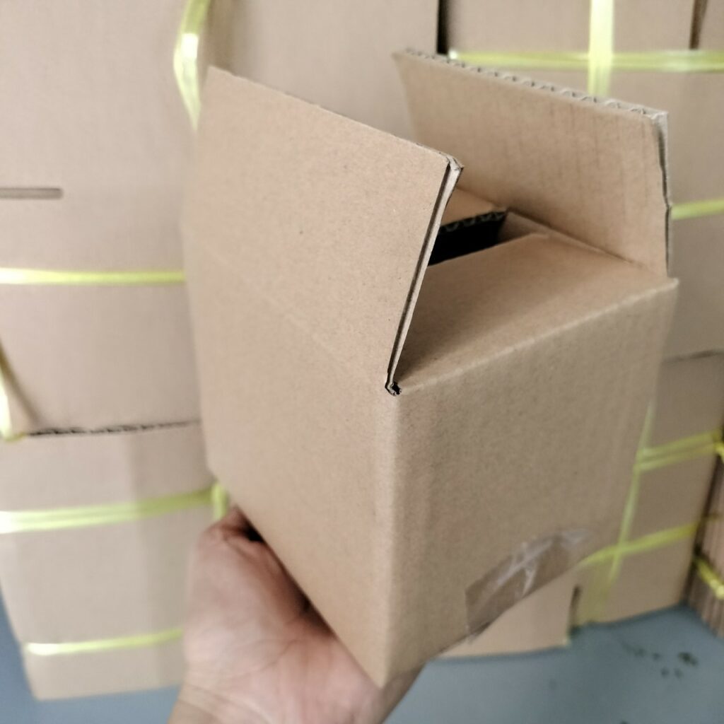 100 cái Hộp carton nhỏ đóng hàng kích thước 12x10x10cm (Giấy carton 3 lớp hoặc 5 lớp)  